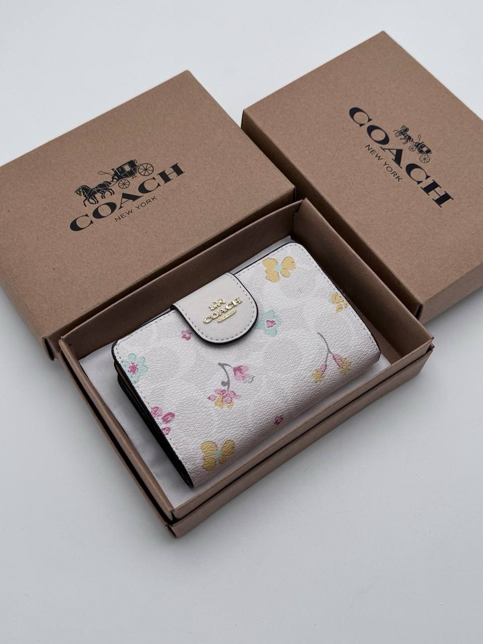 женский кошелек coach,брендовый кошелек coach,брендовый кошелек coach бежевый,coach кошелек,женский кошелек из естественной кожи coach