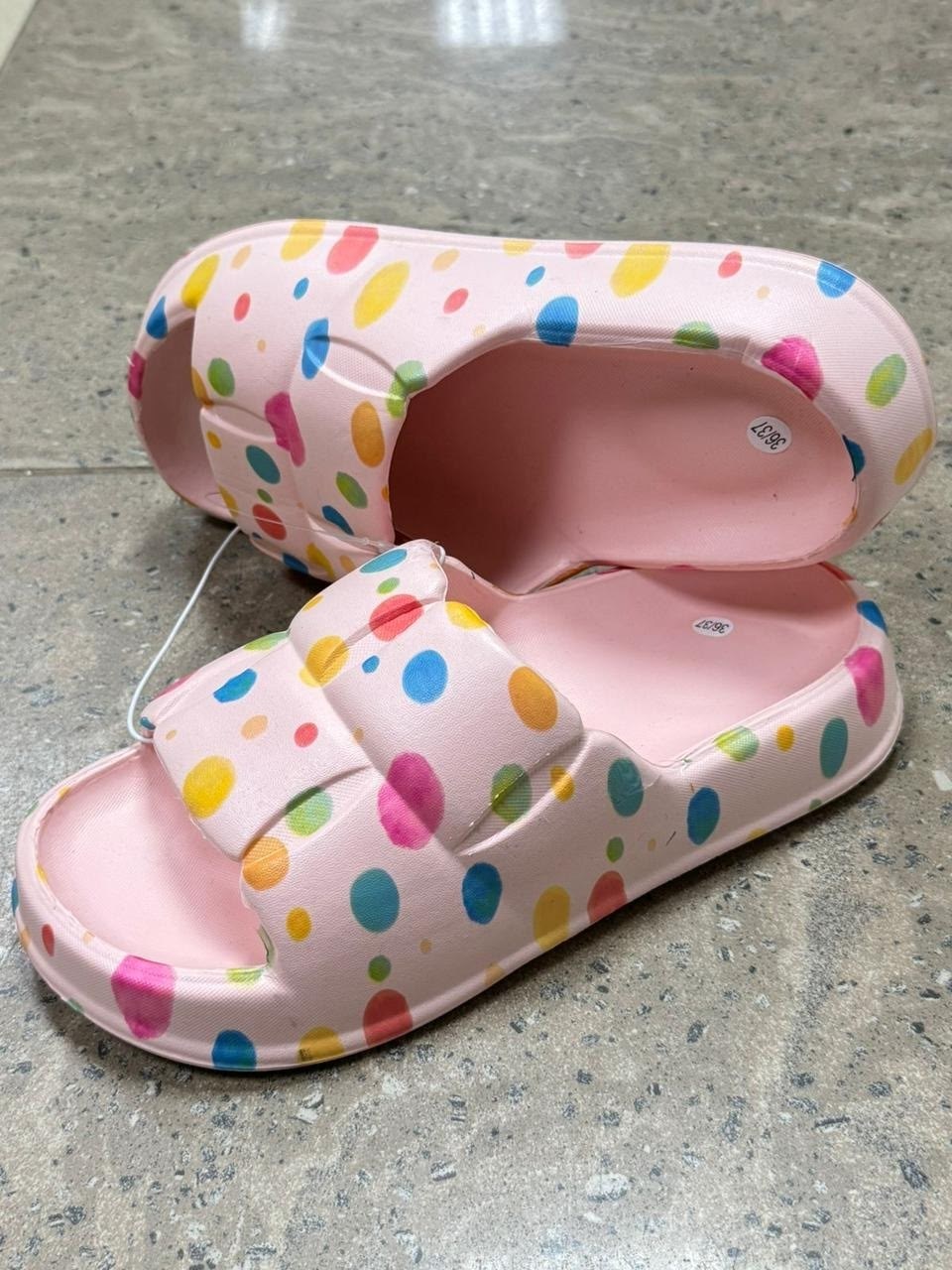 летние тапочки,женские шлепанцы,летние шлепанцы,тапочки модные,тапочки для дома