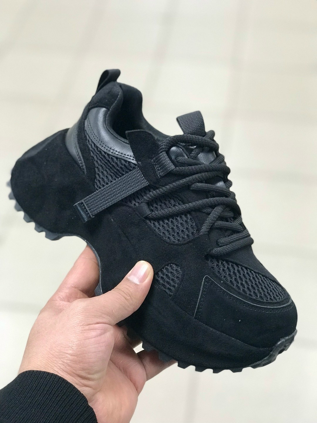 ,кроссовки женские,массивные кроссовки,спортивная ,кроссовки черные