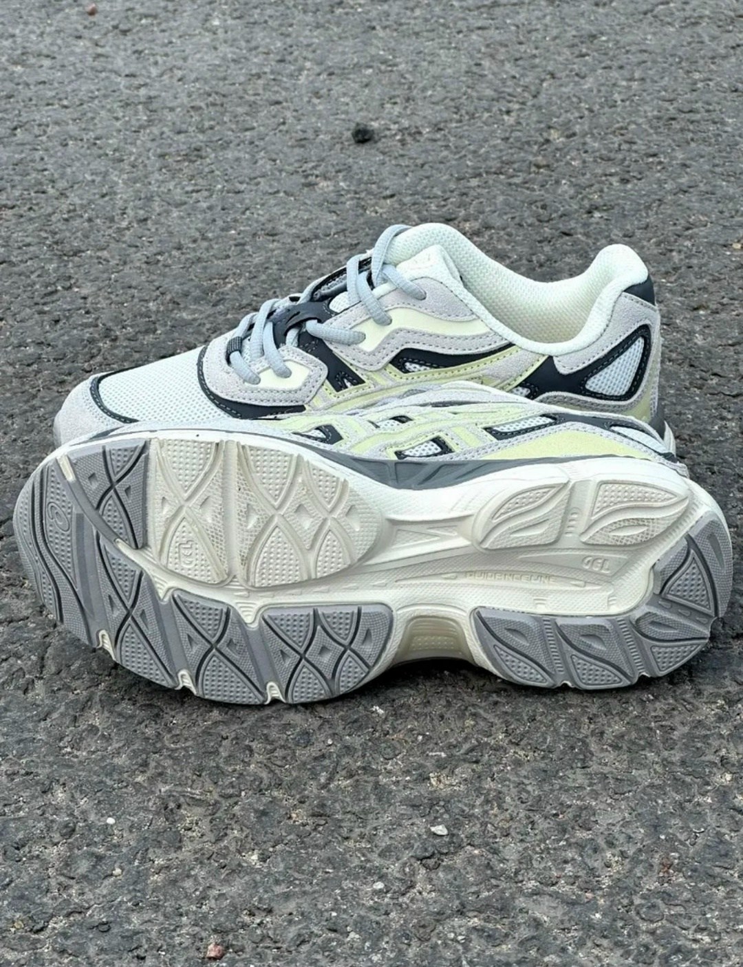 кроссовки asics gel-nyc oyster grey,кроссовки asics gel nyc,кроссовки asics gel,кроссовки asics,кроссовки асикс gel nyc спортивная  asics цвет белый серый кремовый