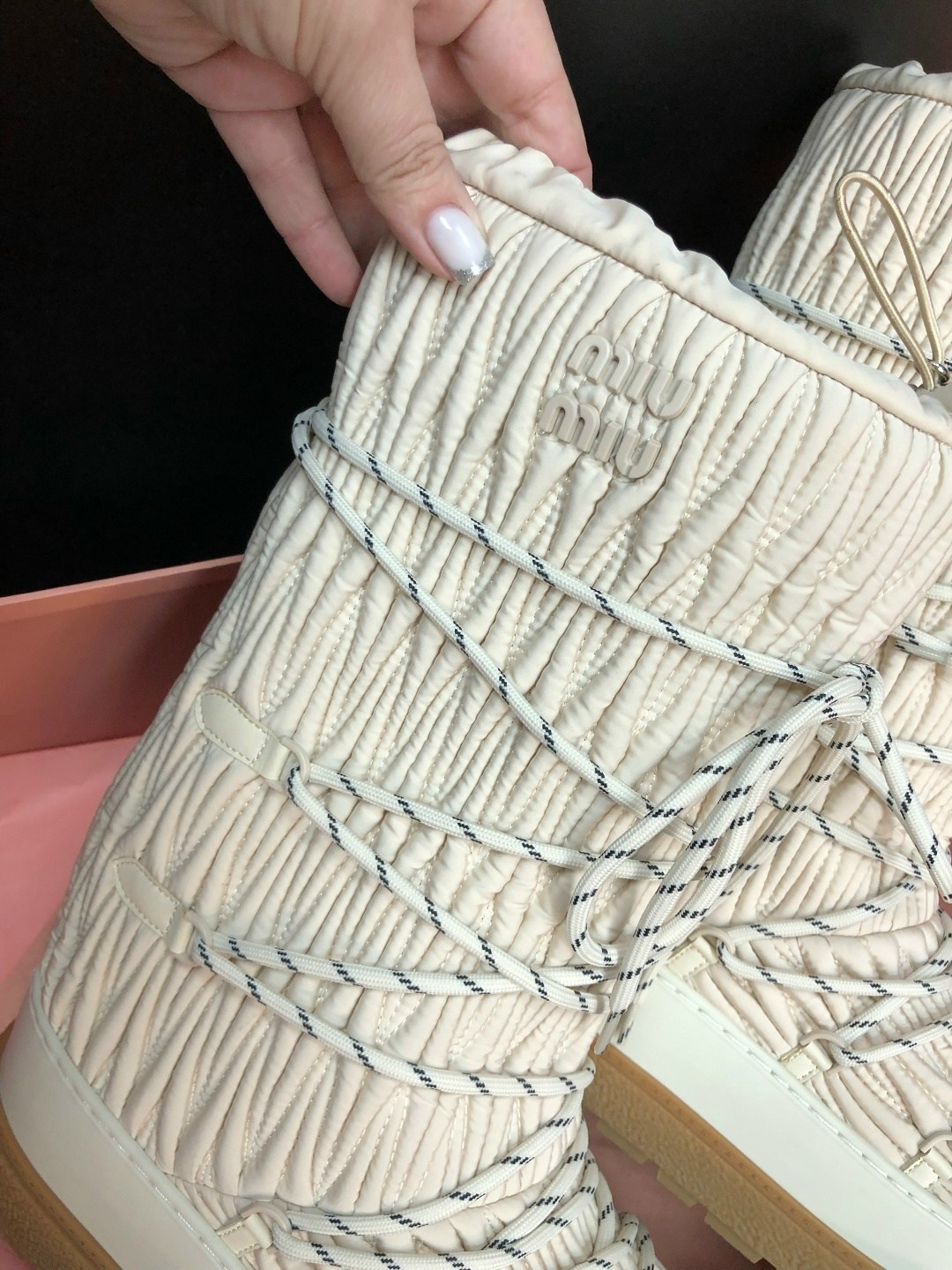 женские высокие луноходы miu miu молочные,женские луноходы miu miu молочные,женские брендовые бежевые луноходы,женские брендовые луноходы,луноходы женские