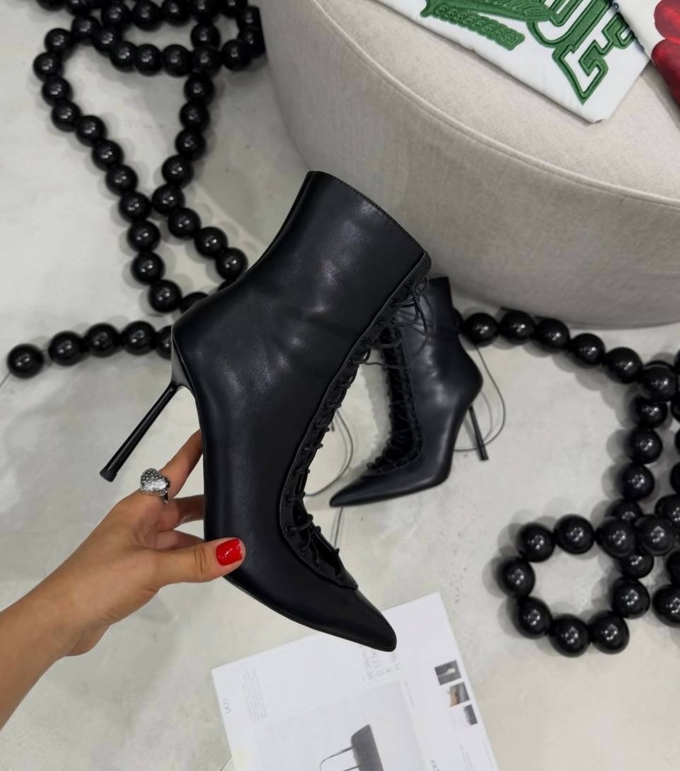 ,черные кожаные ботильоны jimmy choo,женские ботильоны,ботильоны,женские сапоги