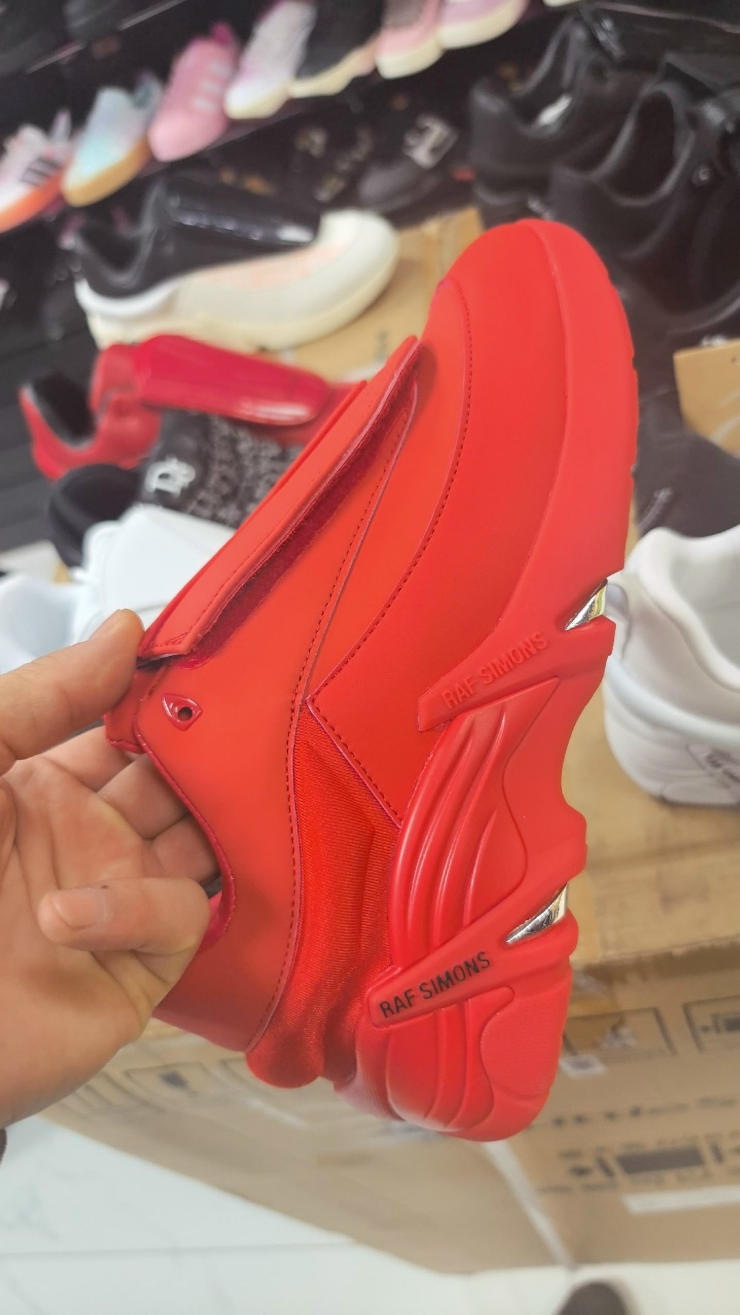 adidas ozweego 2 raf simons x red,raf simons low top sneakers antei 44 red leather,кроссовки adidas x raf simons ozweego 2 жен красный,adidas raf simons ozweego 3 red,кроссовки