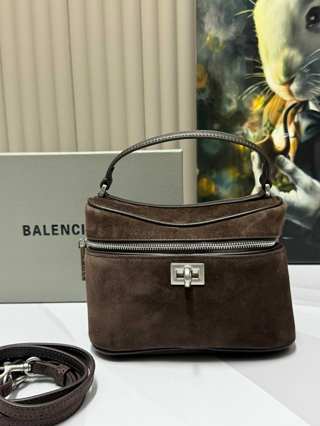 роскошная сумка из замши balenciaga rodeo,женская замшевая сумка balenciaga коричневая 35х23,сумка в образе balenciaga размер 35 х 25 x 10 см замша,сумка balenciaga,balenciaga сумка натуральная замша