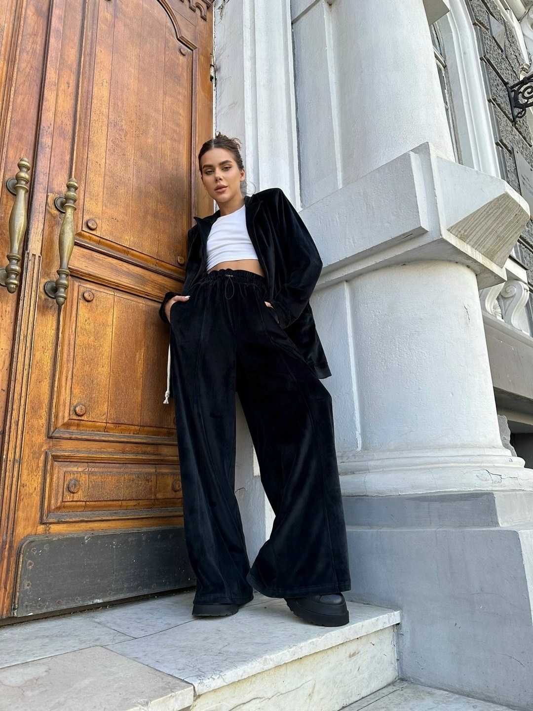 велюровый костюм,костюм велюровый женский,брючный костюм,костюм из велюра,женские костюмы