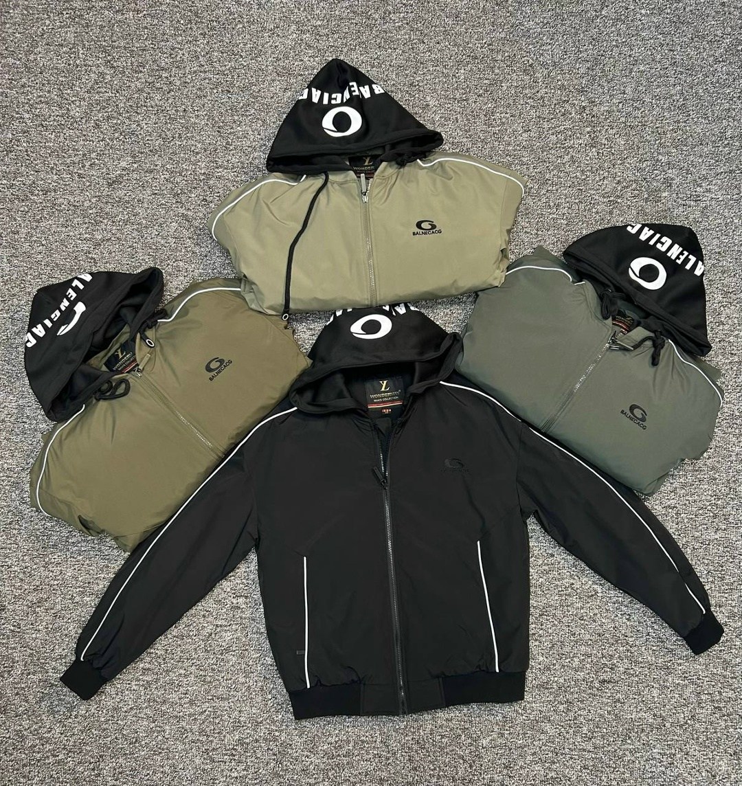 куртка,легкая куртка,куртка модная,куртка плащевка,мужская куртка ветровка