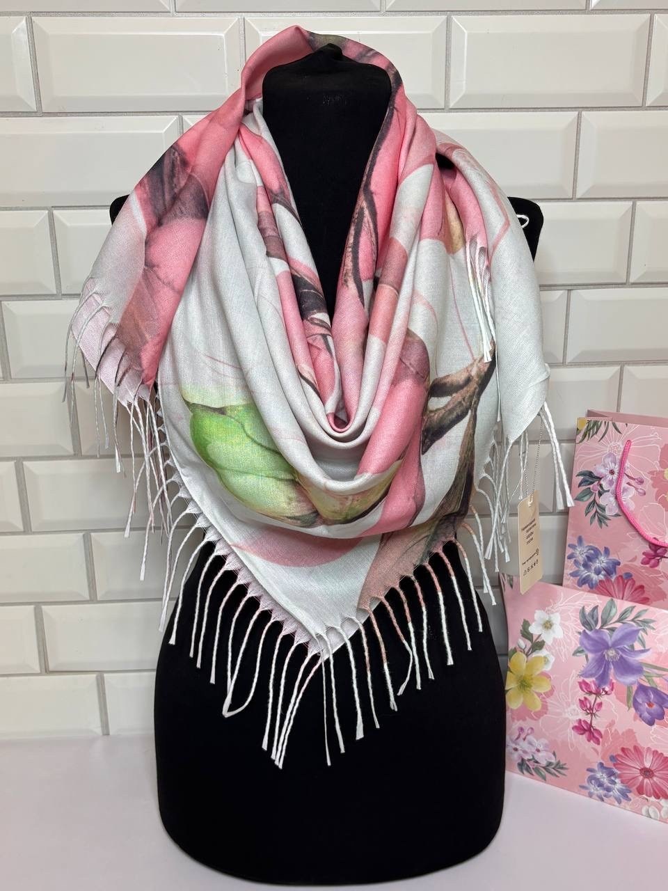 платок женский,платок женский с рисунком,платки шарф,платки кашемир,платки шарфы палантины