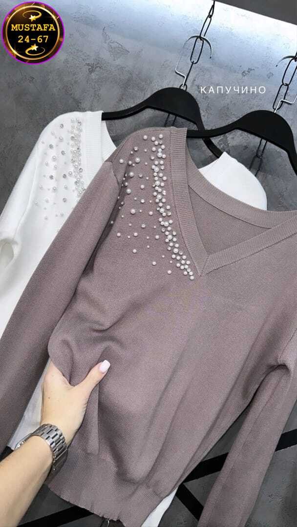 кофта женская с стразами,кофточка с отделкой из жемчужин,кофта женская трикотажная с бусинами,кофта нарядная со стразами,женская кофта с бусинами