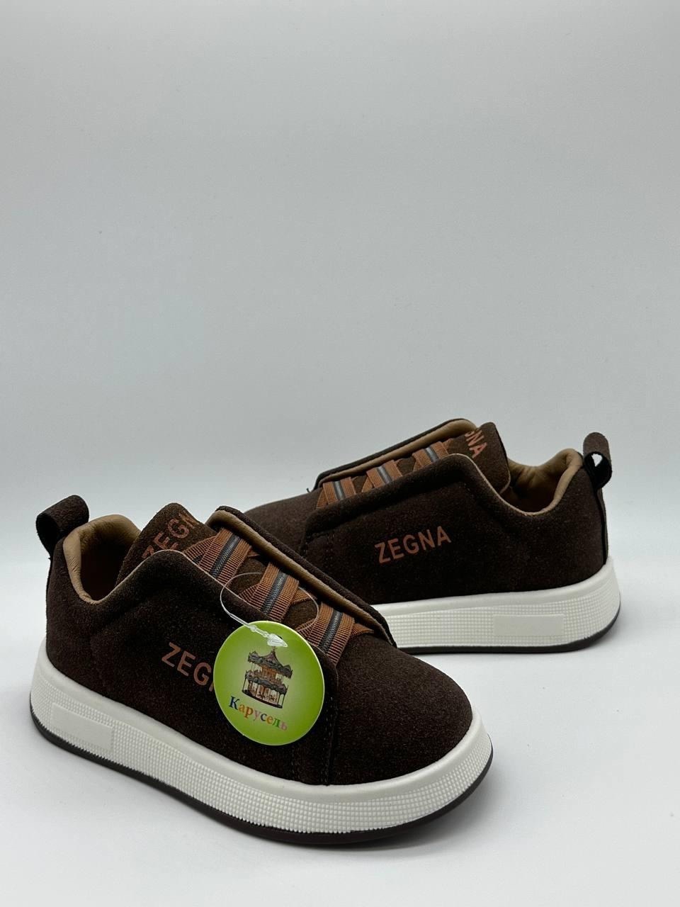 ,женская ,черные кроссовки,обуви,замшевые кроссовки