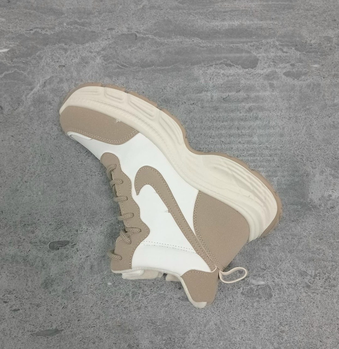 женские кроссовки,кроссовки бежевые,кроссовки с большой подошвой бежевые,женские зимние кроссовки,модные кроссовки