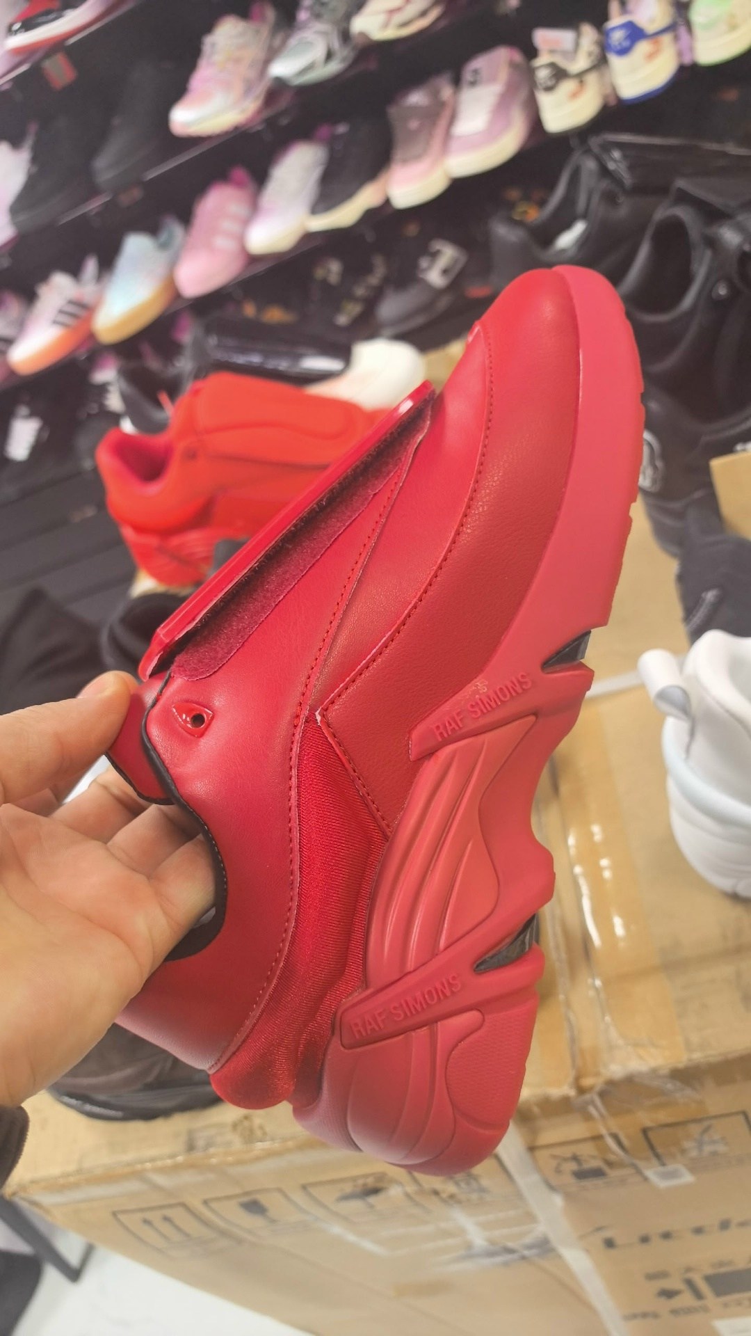 adidas ozweego 2 raf simons x red,raf simons low top sneakers antei 44 red leather,кроссовки adidas x raf simons ozweego 2 жен красный,adidas raf simons ozweego 3 red,кроссовки