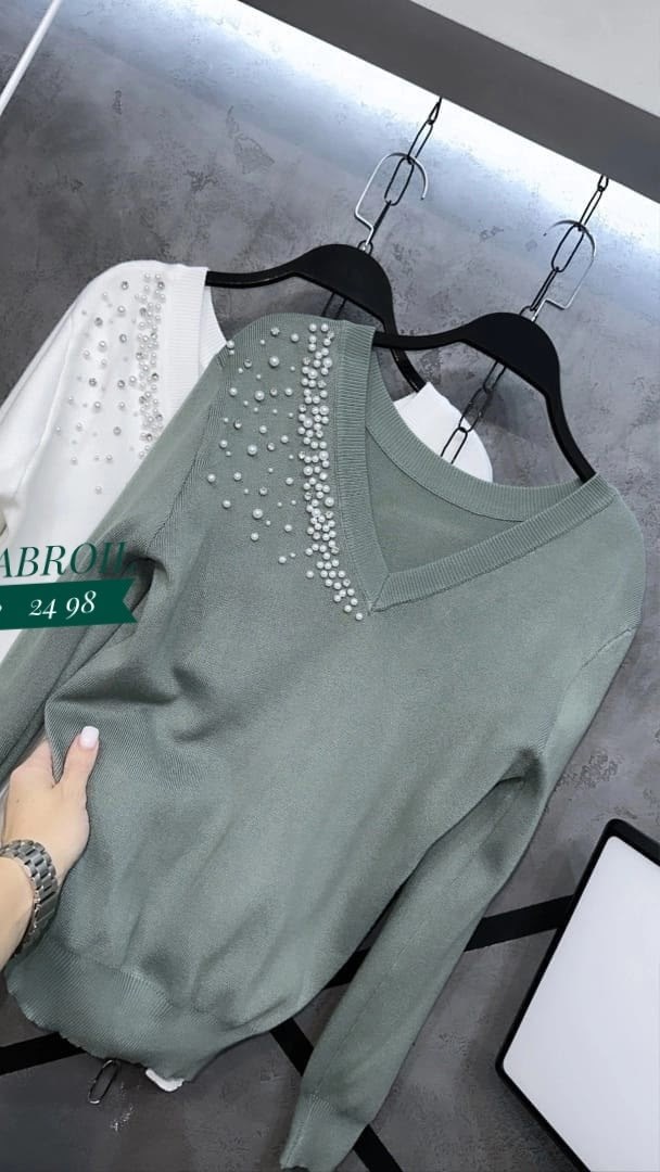 кофта модная,свитер с бусинами,женская кофта,кофта трикотаж,кофточка с отделкой из жемчужин