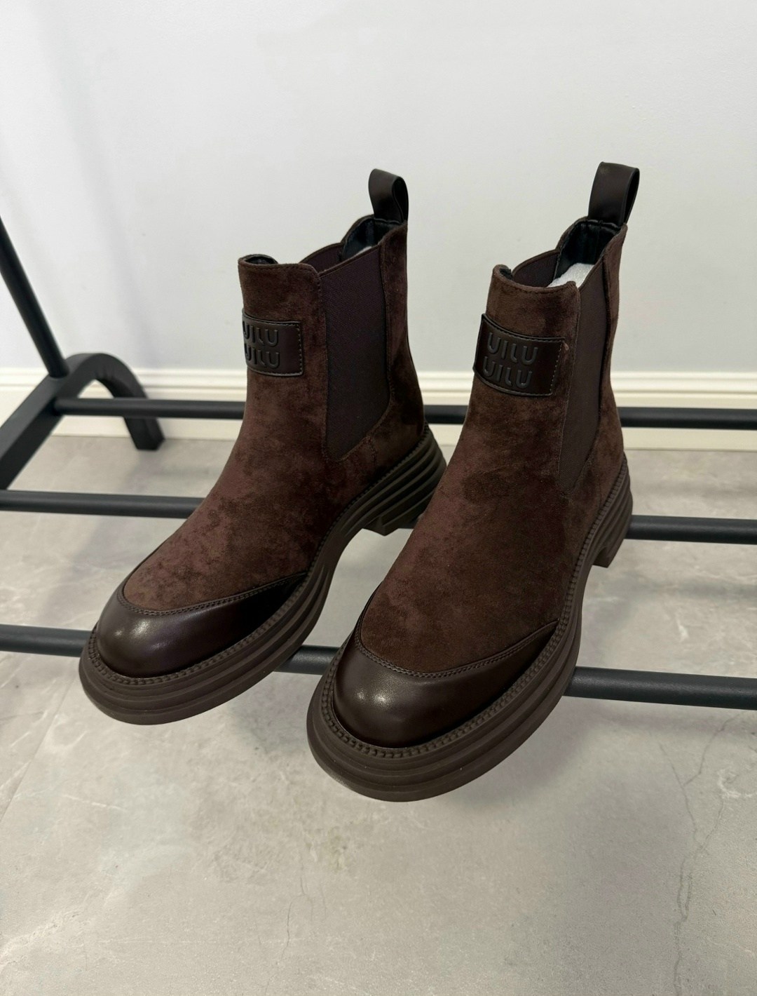 ,женские ботинки челси,ботинки челси из мягкой кожи на платформе,ботинки челси баленсиага женские,ботинки челси