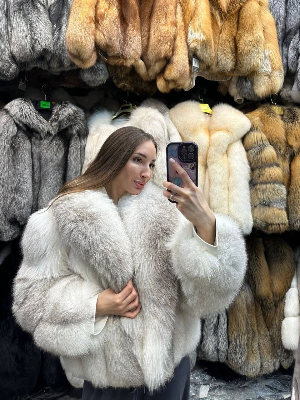 шуба из песца,короткая шуба из белой лисы,женская шуба,короткая шуба из песца,шуба песец короткая