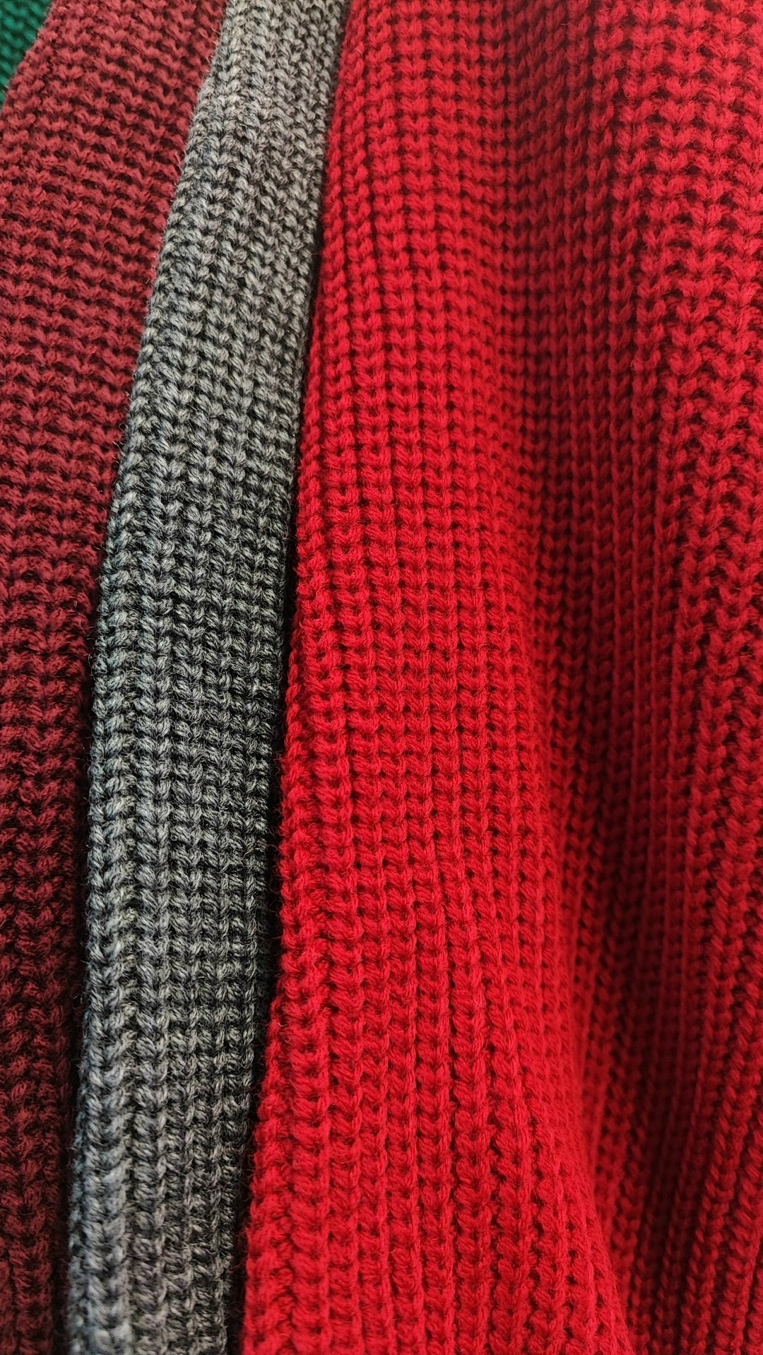 модные свитера,женский свитер оверсайз с v образным вырезом,свитер оверсайз удлиненный вязаный поло rezale,женские вязаные свитера,свитер оверсайз