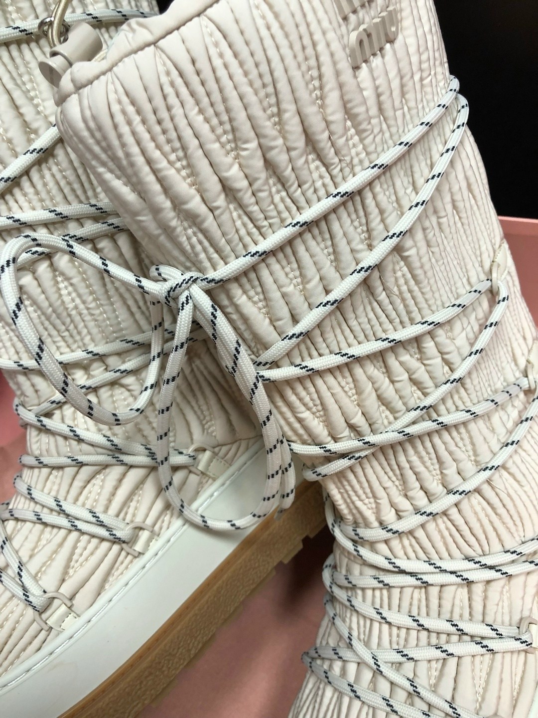 женские высокие луноходы miu miu молочные,женские луноходы miu miu молочные,женские брендовые бежевые луноходы,женские брендовые луноходы,луноходы женские