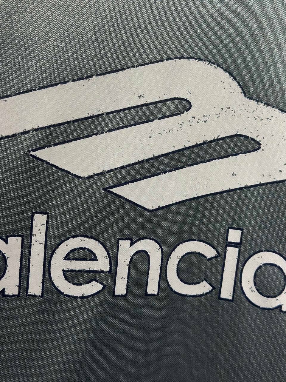 футболка balenciaga,футбольная форма,футбольная одежда,футболка balenciaga серая,баленсиага футболка