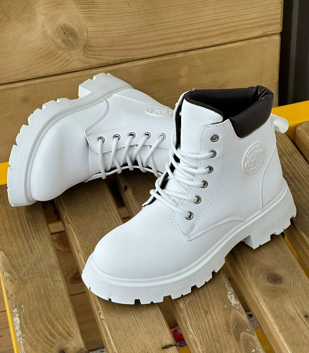 ,женские ботинки,белые женские ботинки,белые ботинки, женская