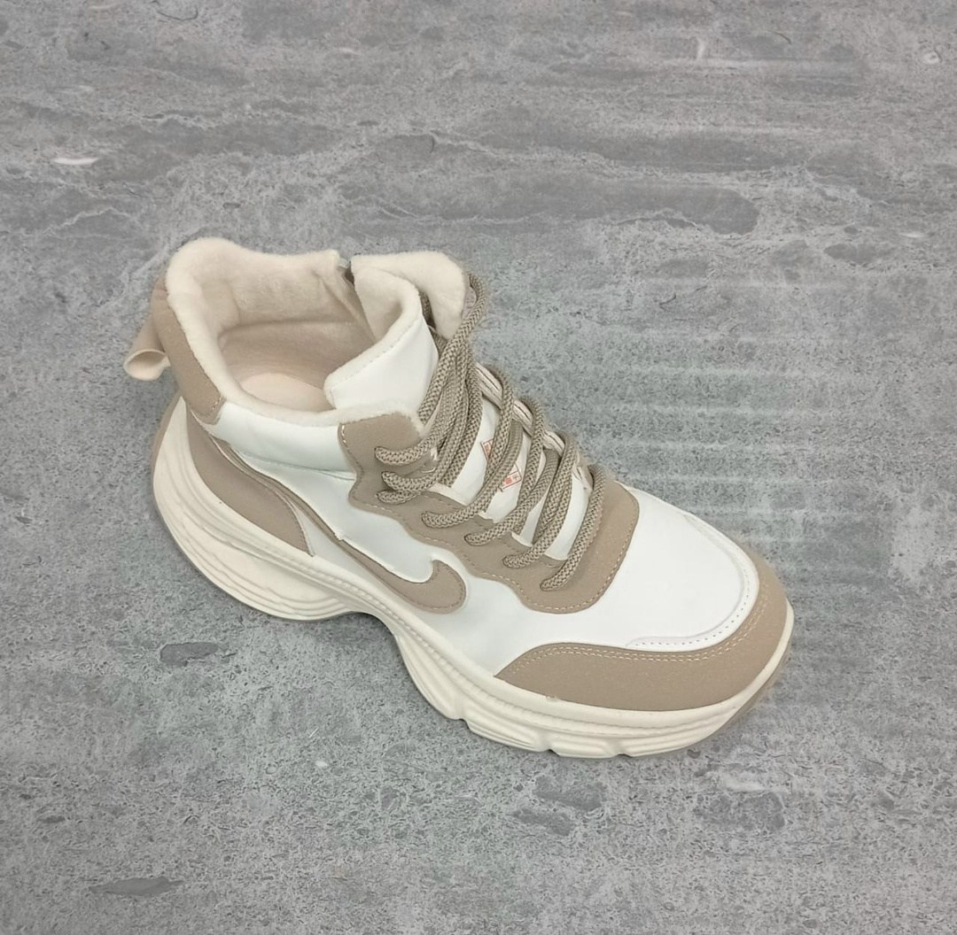 женские кроссовки,кроссовки бежевые,кроссовки с большой подошвой бежевые,женские зимние кроссовки,модные кроссовки