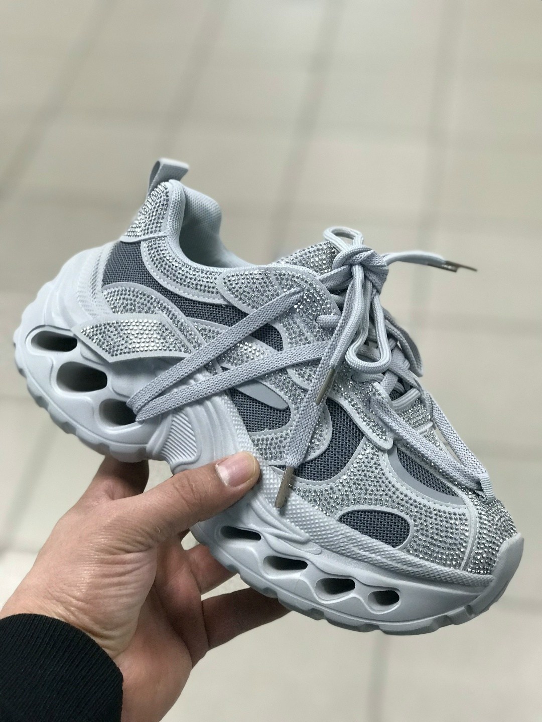 женские кроссовки,массивные кроссовки женские,повседневные кроссовки,массивные кроссовки,кроссовки модные