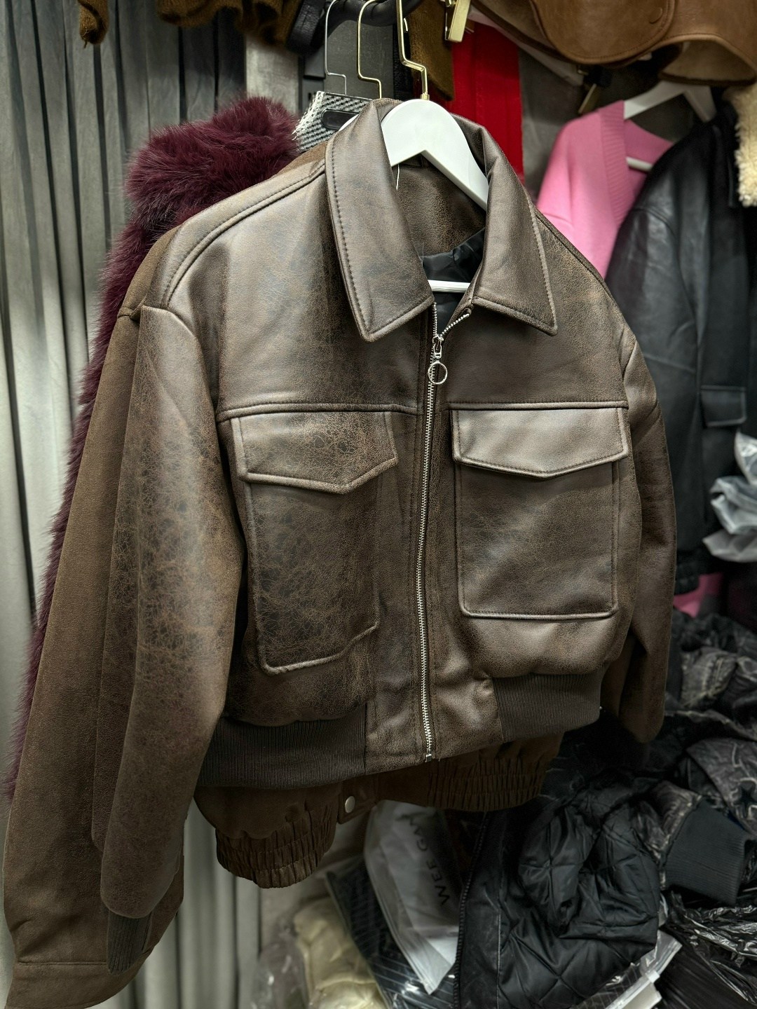 куртки кожаные,куртка бомбер,модная куртка,женская куртка бомбер,женская кожаная куртка