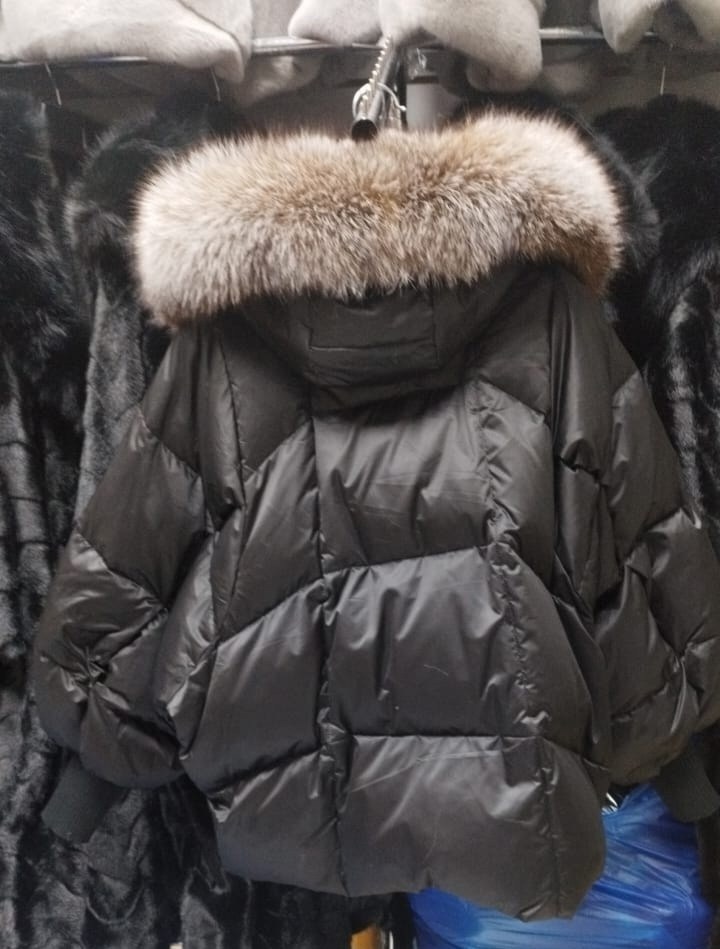 пуховик женский с натуральным мехом,пуховик с натуральным мехом чернобурки,пуховик с натуральным мехом,пуховик max mara мех чернобурка,женский пуховик