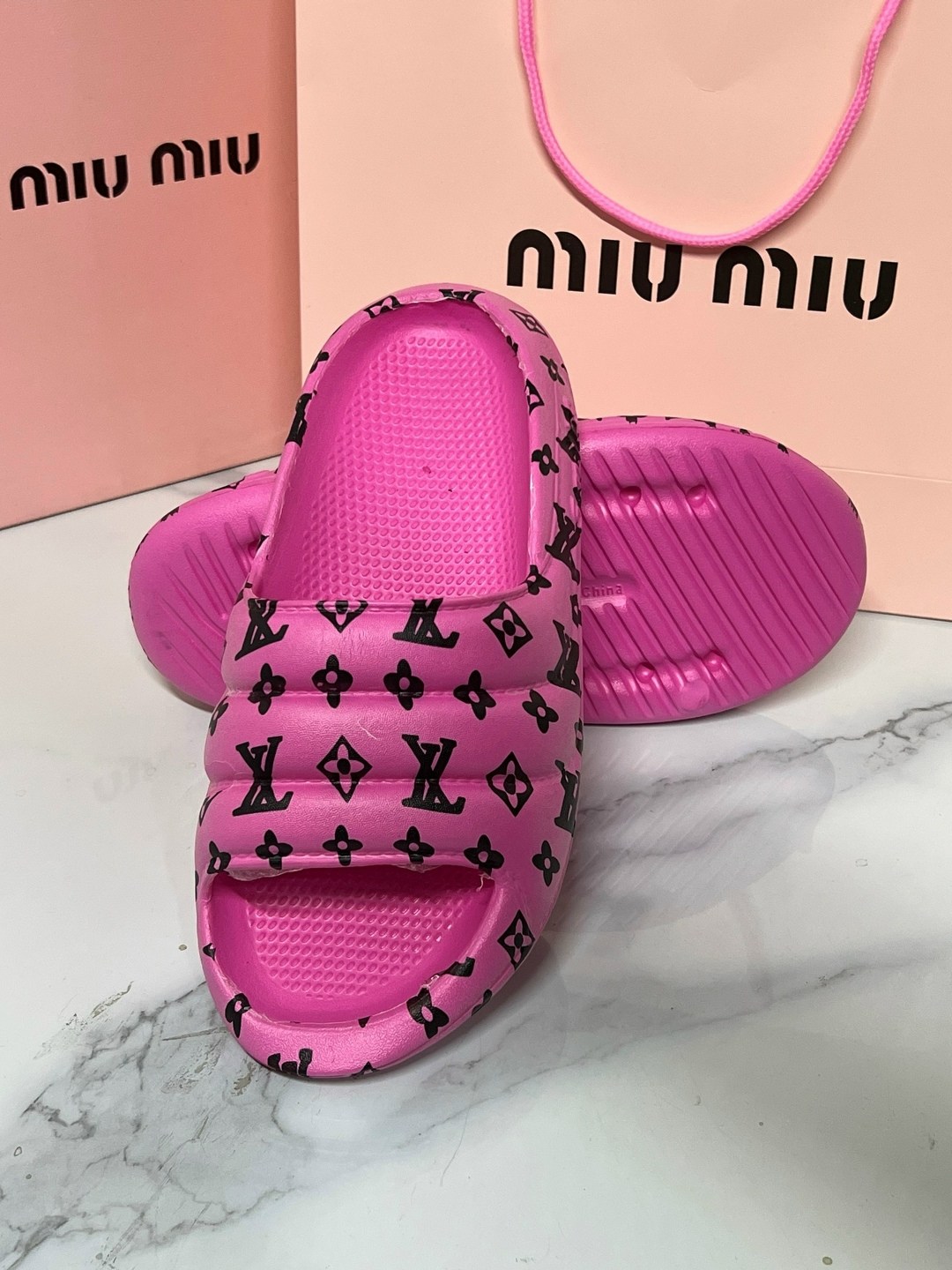 шлепанцы женские луи виттон,шлепанцы женские,,шлепки луи витон,тапки силиконовые женские