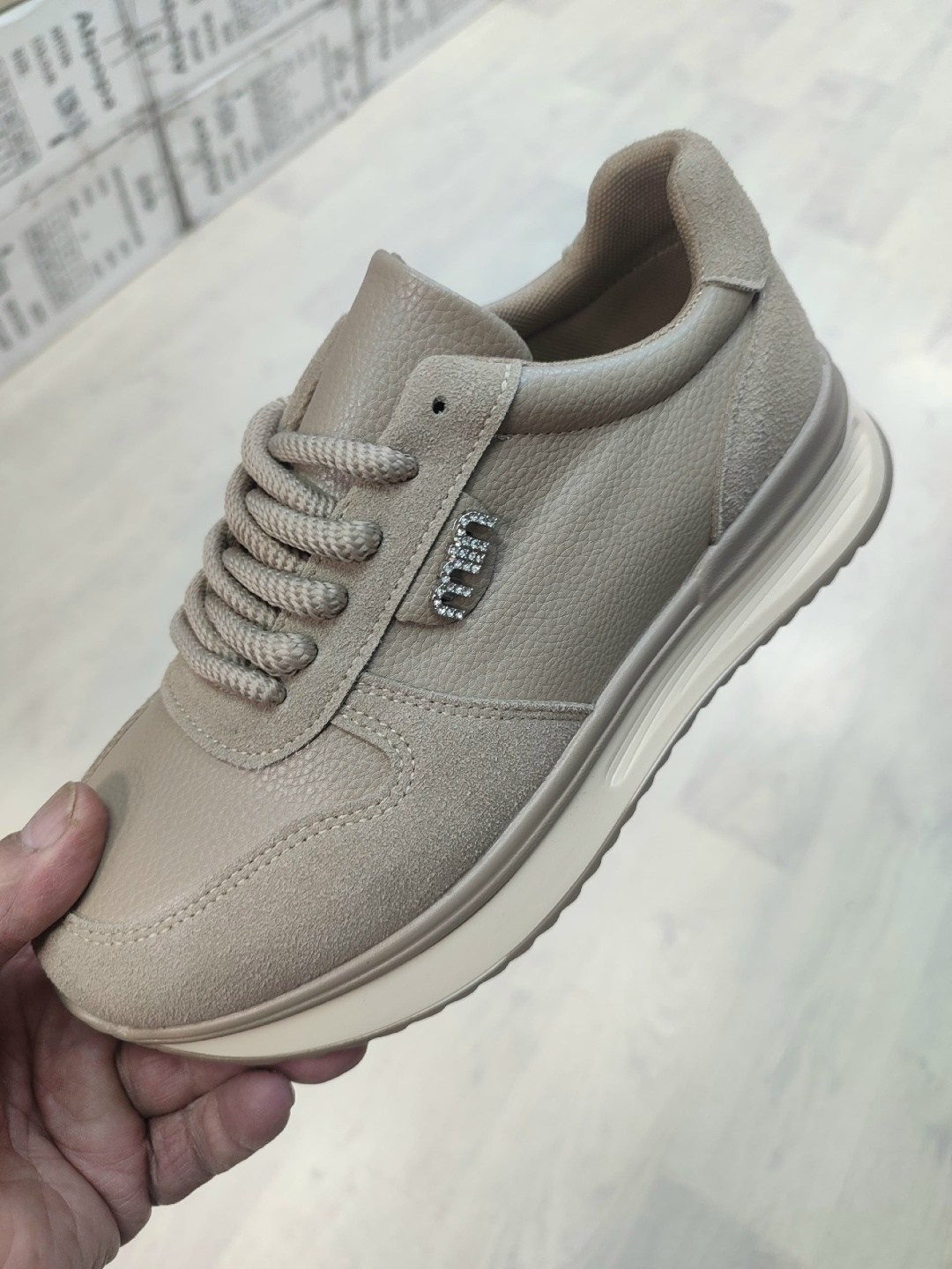 кроссовки женские,,кроссовки для женщин,кроссовки модные,повседневные кроссовки