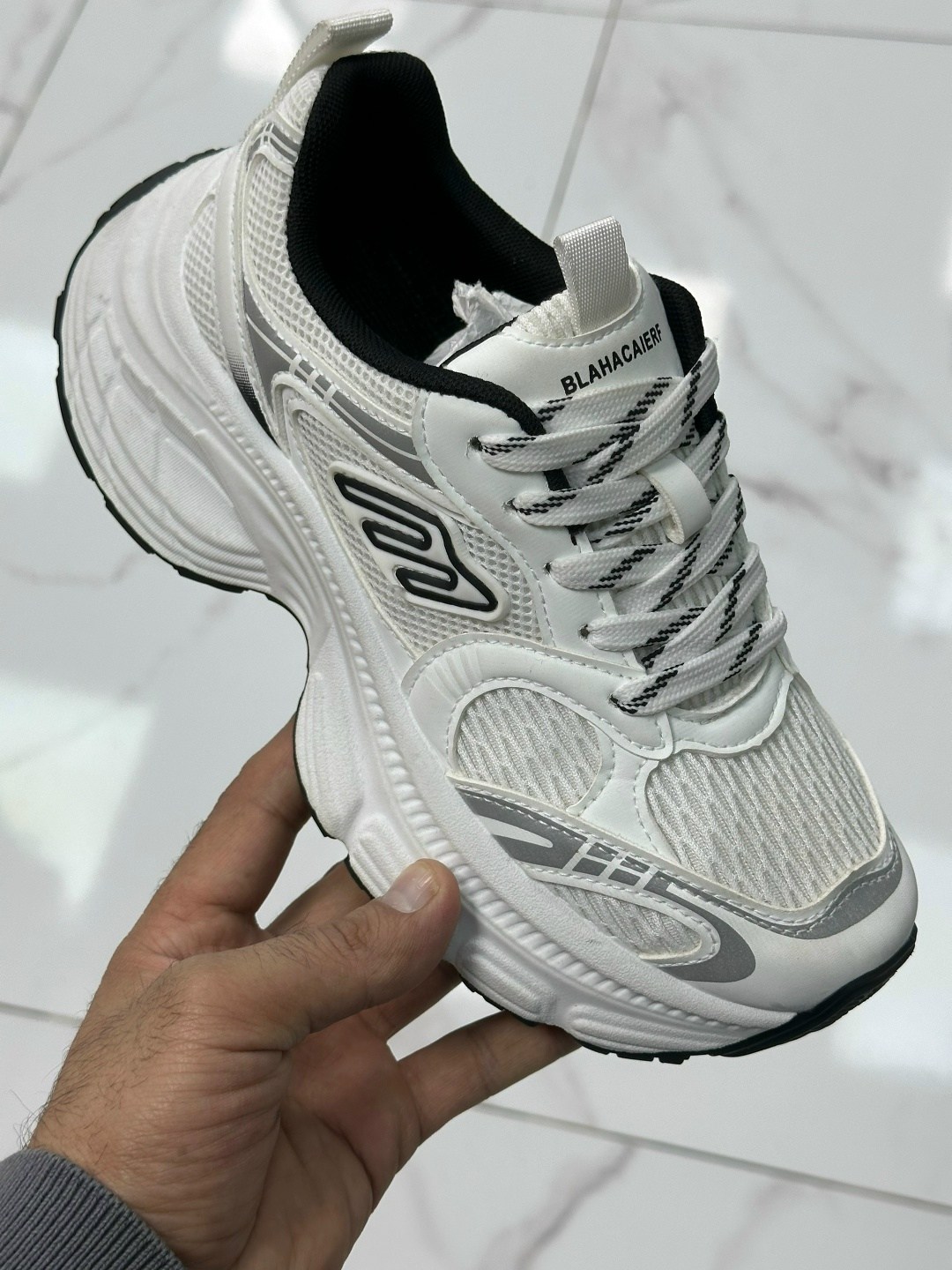 кроссовки женские,модные кроссовки,массивные кроссовки,повседневные кроссовки,кроссовка