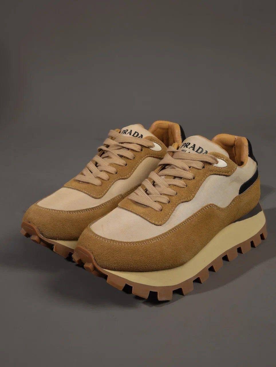 ,женские кроссовки,кроссовки бежевые,повседневные кроссовки,кроссовки