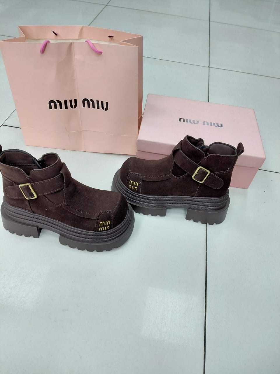 ботинки замшевые miu miu,ботинки miu miu,ботинки осенние miu miu,ботинки miu miu шоколадные,ботинки осенние miu miu premium shoes