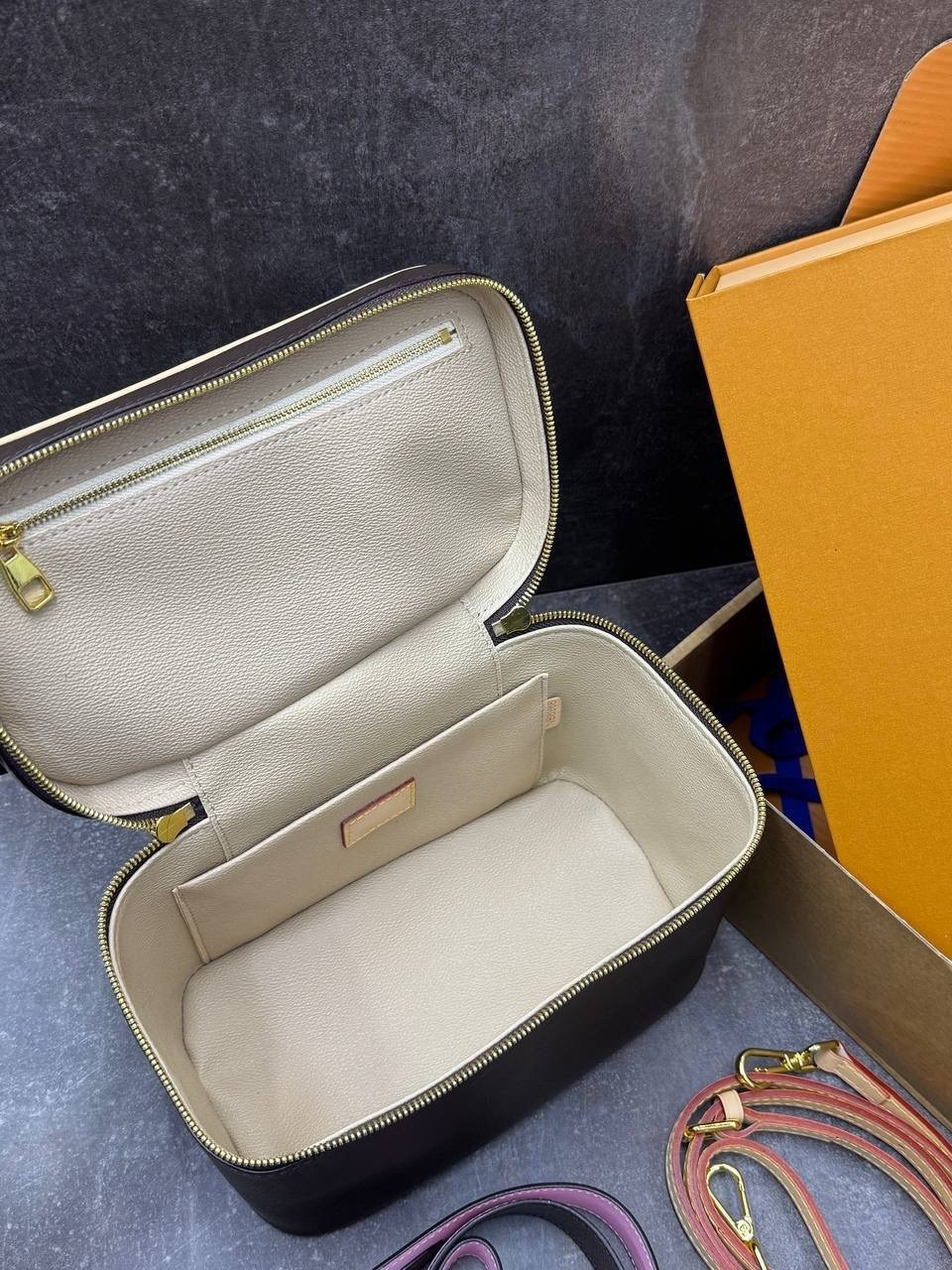 louis vuitton косметичка,косметичка louis vuitton из натуральной кожи,сумка косметичка louis vuitton,louis vuitton косметичка louis vuitton,сумка женская louis vuitton