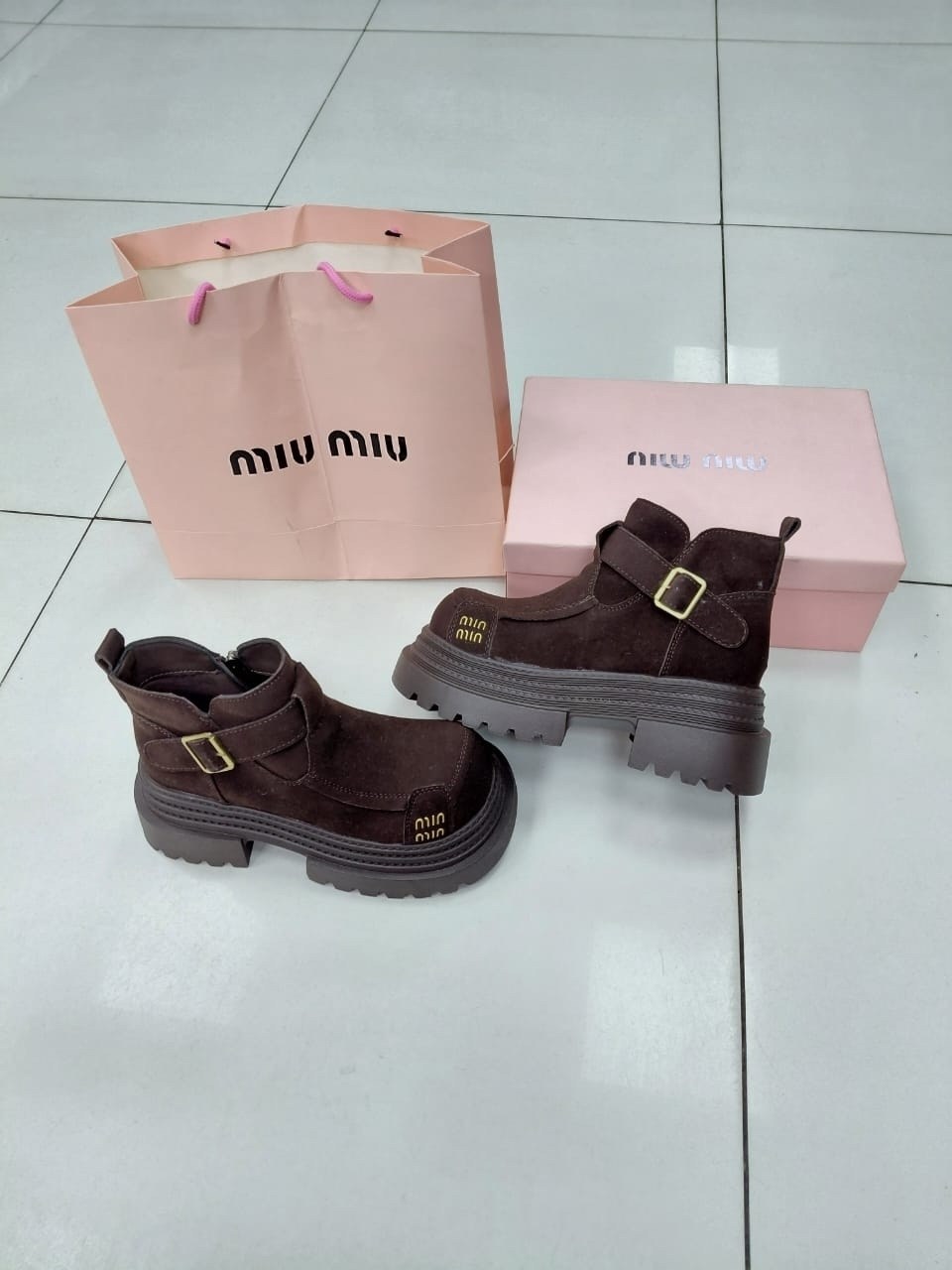 ботинки замшевые miu miu,ботинки miu miu,ботинки осенние miu miu,ботинки miu miu шоколадные,ботинки осенние miu miu premium shoes