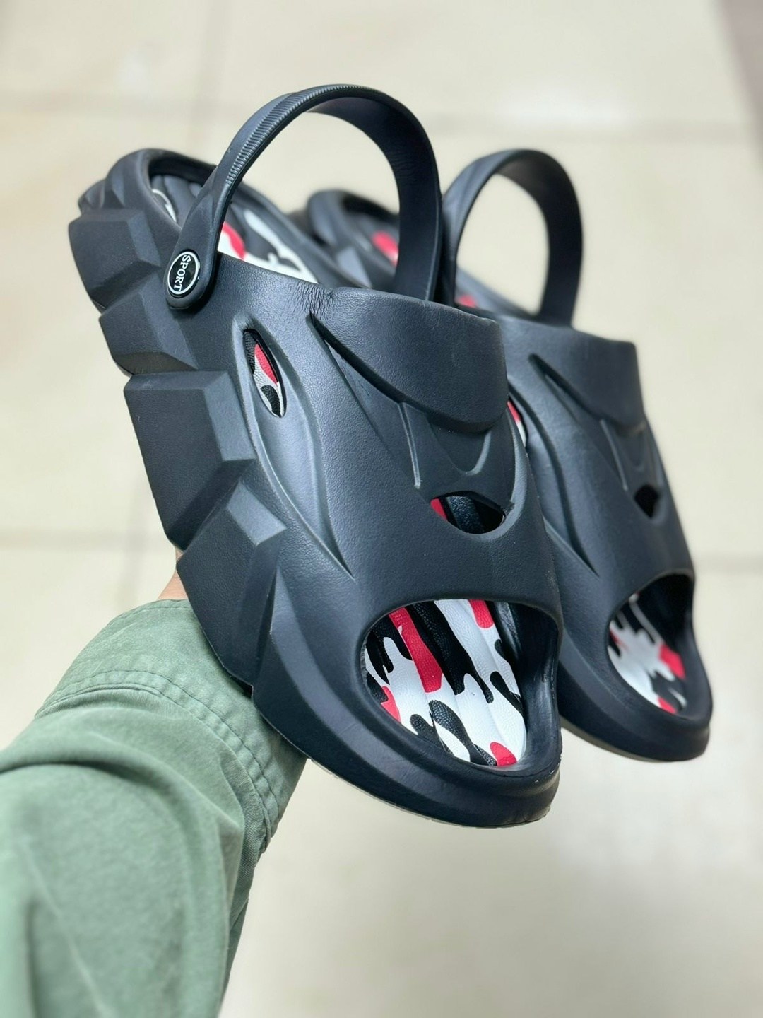 ,модные шлепанцы,мужские шлепанцы,пляжные сандалии,пляжная