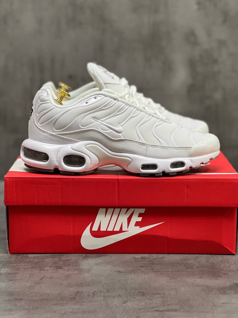 nike air max plus tn white,кроссовки nike air max plus tn,кроссовки nike air max plus,nike air max plus tn мужские кроссовки белые,мужские кроссовки nike air max tn plus