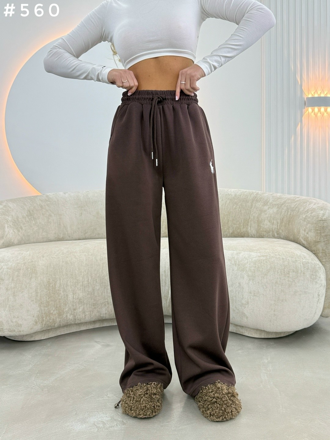 широкие спортивные штаны с низкой посадкой edikted brenna коричневый,штаны модные,широкие брюки,спортивные брюки,брюки повседневные спортивные