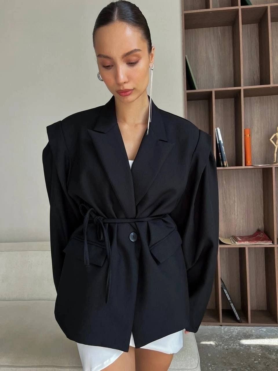 пиджак удлиненный с объемными рукавами оверсайз ulka shop,пиджак оверсайз трендовый с объемными рукавами,стильный оверсайз пиджак с широкими плечами,пиджак женский оверсайз с объемными рукавами tiya m