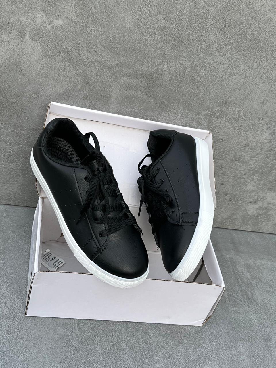 ,adidas neo cloudfoam advantage,adidas neo advantage,адидас stan smith черные с белой подошвой,кроссовки черные