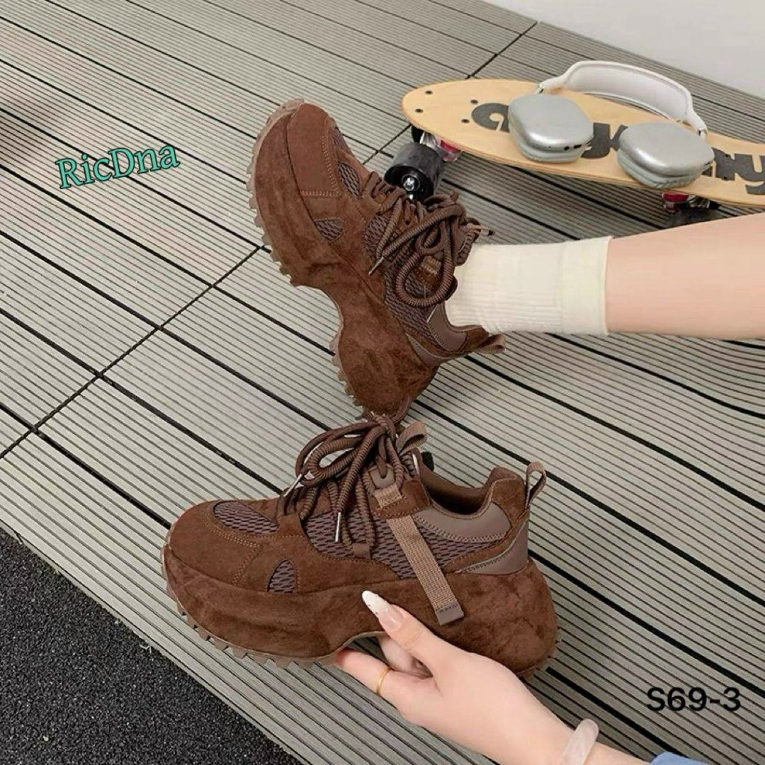 кроссовки женскиe,,массивные кроссовки женские,женские кроссовки на массивной платформе,кроссовки женские черные на высокой подошве