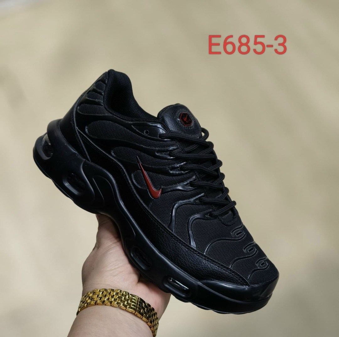 кроссовки nike air max tn plus,кроссовки мужские nike air max tn plus,кроссовки мужские nike air max plus,кроссовки,nike tn air max plus black