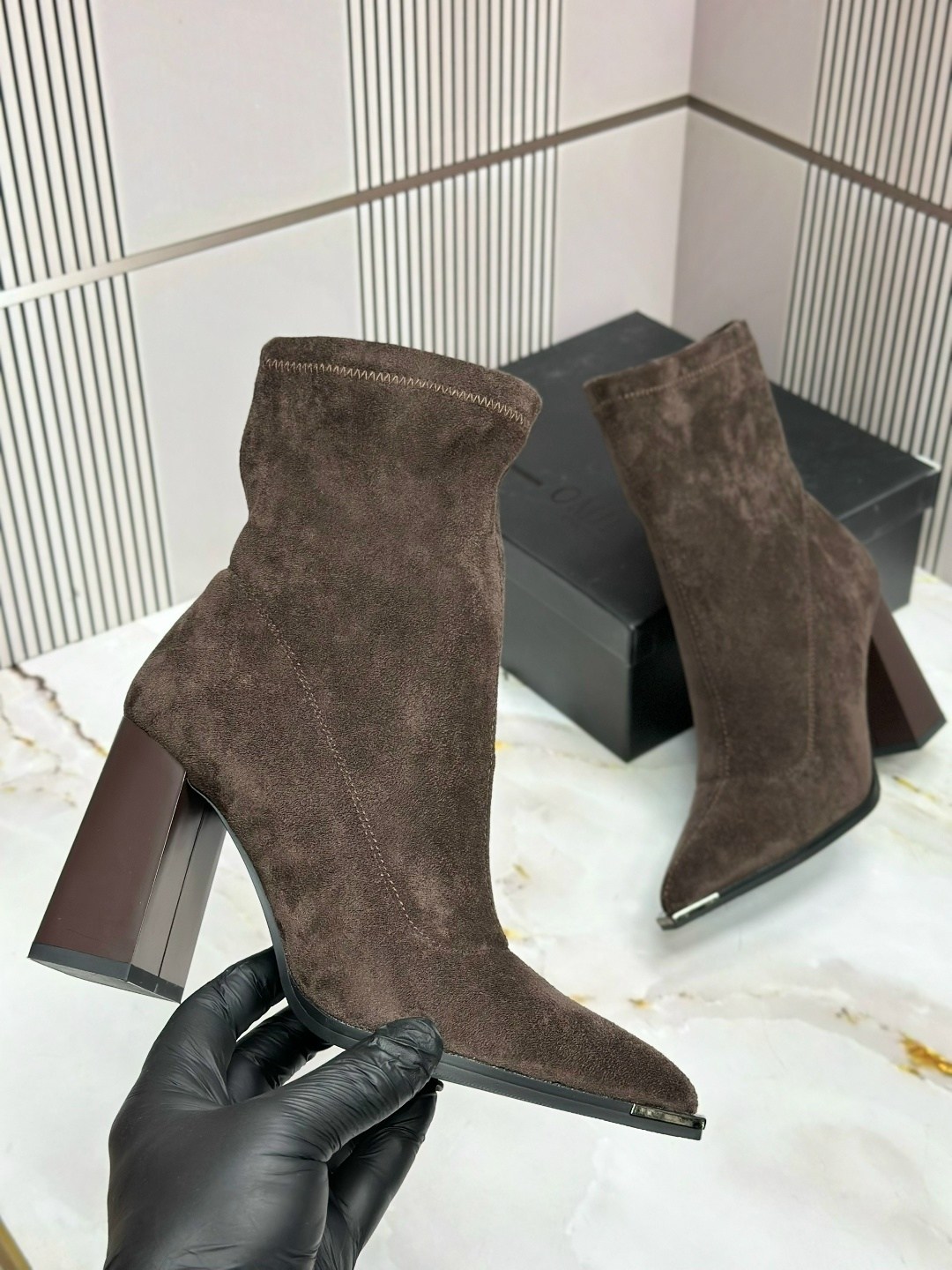 ,женские ботильоны,женская ,замшевые ботильоны,остроносые женские ботильоны из замши