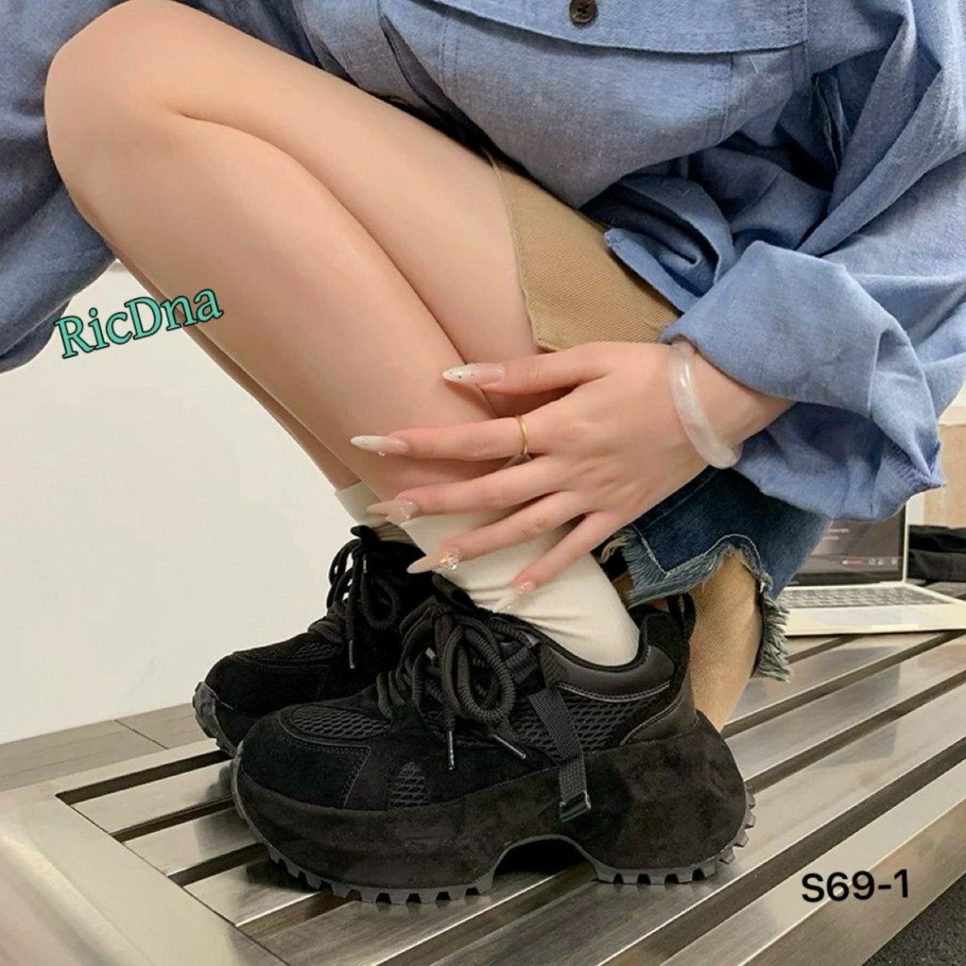 кроссовки женскиe,,массивные кроссовки женские,женские кроссовки на массивной платформе,кроссовки женские черные на высокой подошве