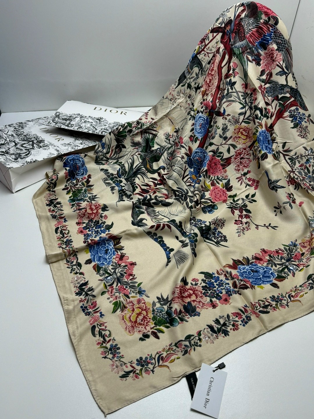 брендовый платок,платок большой накидка 130х130 mirra exclusive,платок диор оригинал,платок женский шелк большой размер dior,dior платок