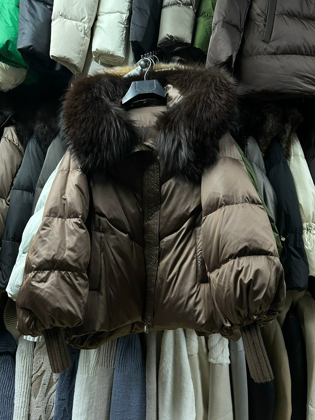 пуховик женский с натуральным мехом,пуховик с натуральным мехом чернобурки,пуховик с натуральным мехом,пуховик max mara мех чернобурка,женский пуховик