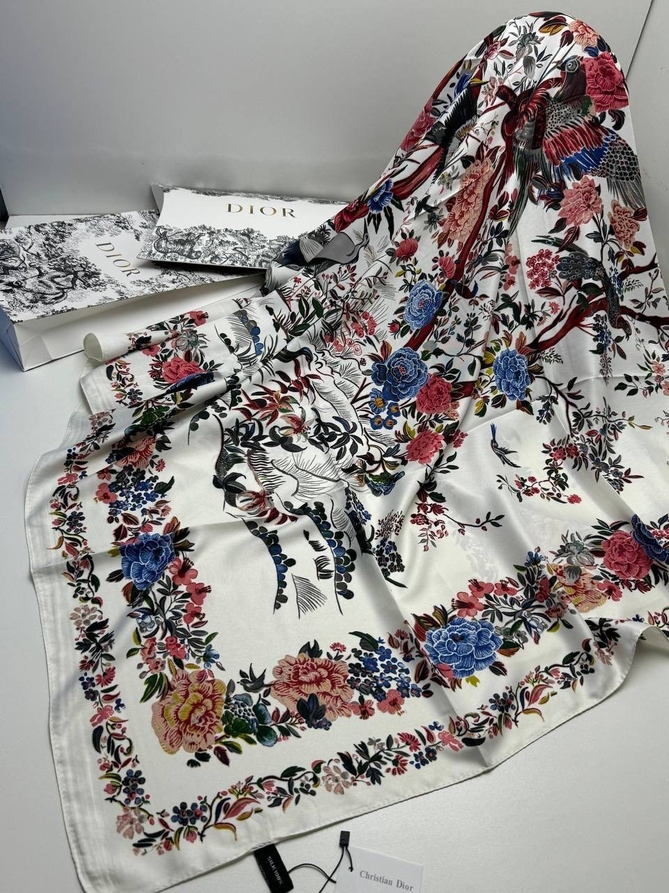 брендовый платок,платки диор,платки шелковые,женские платки,платки большие