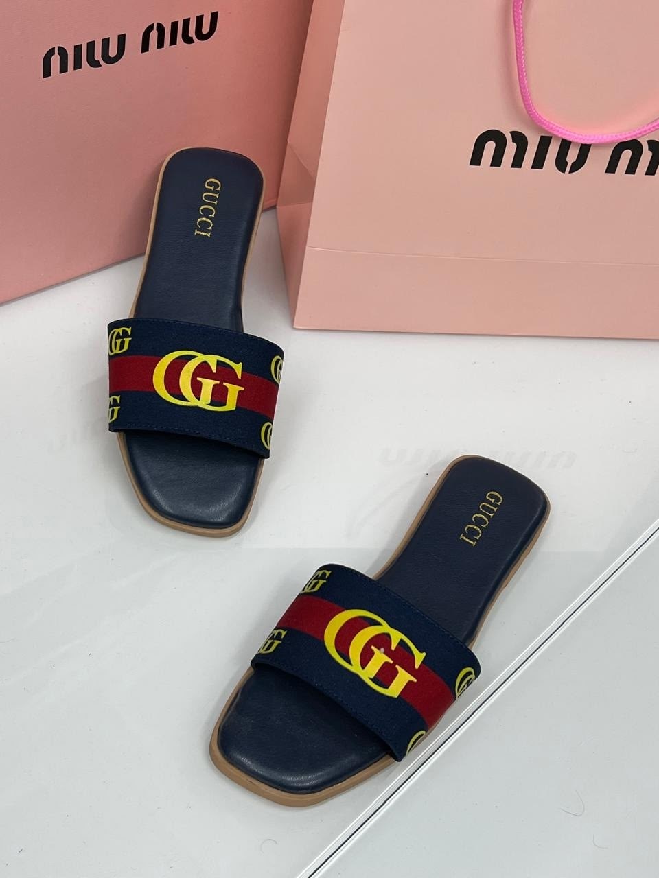 тапочки томми хилфигер,шлепанцы tommy hilfiger,шлепанцы томми хилфигер,тапки томми хилфигер,сланцы томми хилфигер мужские