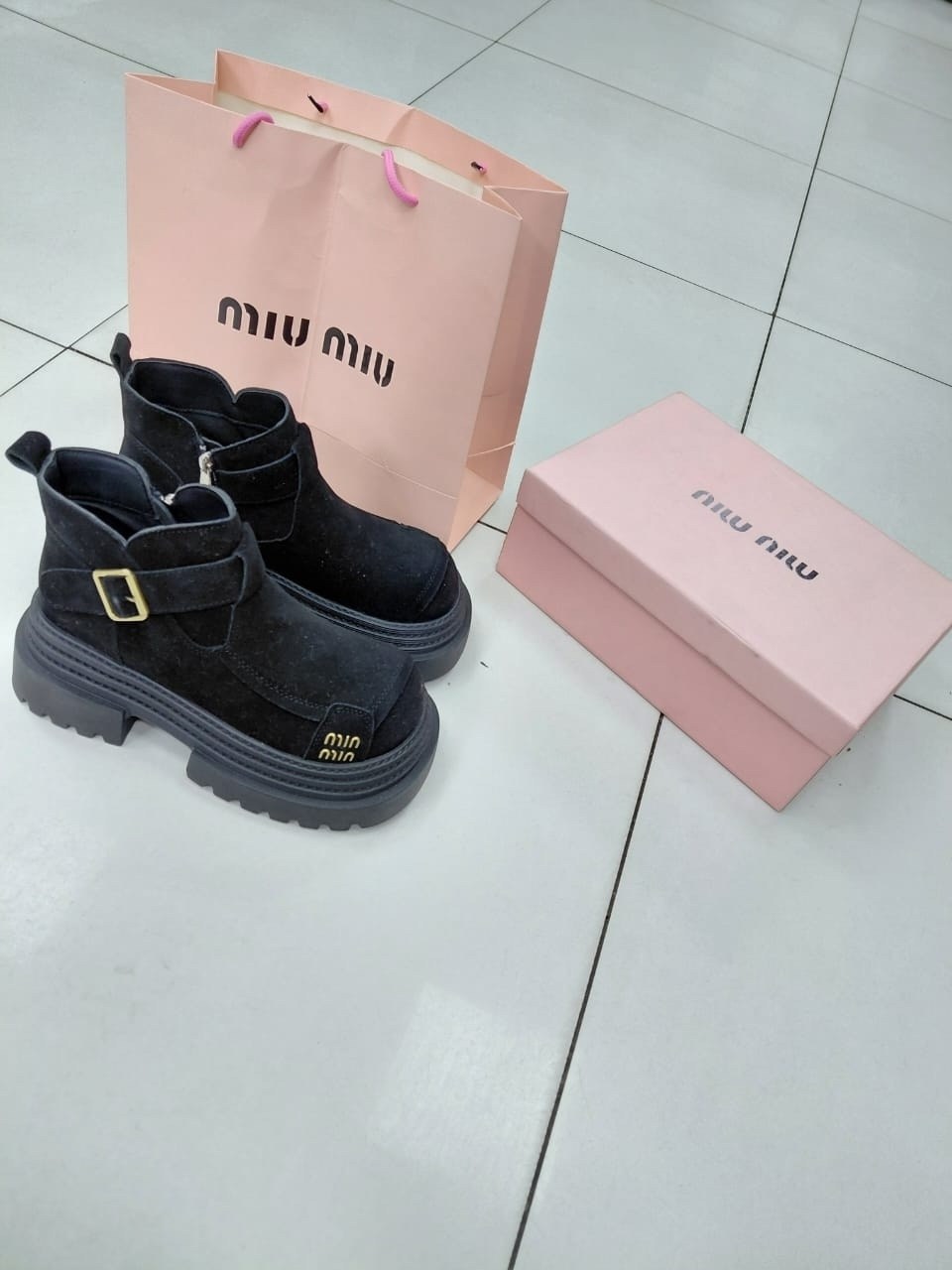 ботинки замшевые miu miu,ботинки miu miu,ботинки осенние miu miu,ботинки miu miu шоколадные,ботинки осенние miu miu premium shoes