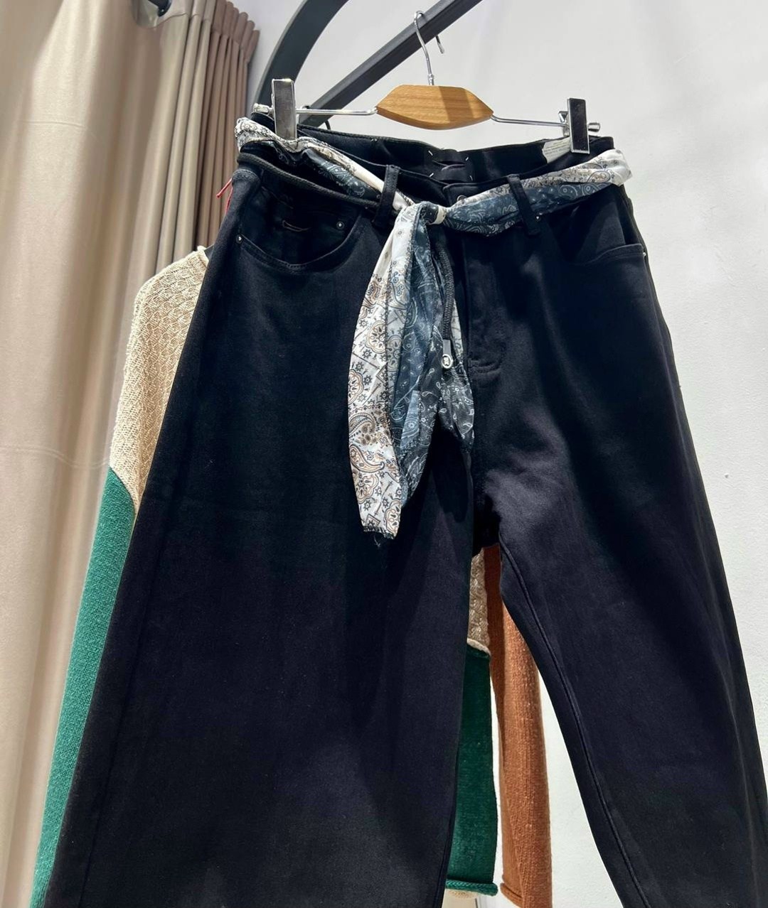 джинсы повседневные,стильные джинсы,брюки джинсы,женские джинсы,джинсы широкий