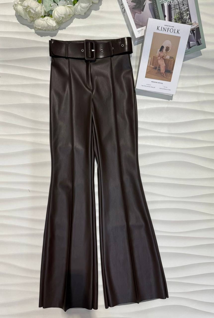 женские расклешенные брюки из искусственной кожи,женские кожаные брюки,кожаные брюки,кожаные брюки клеш,кожаные штаны клеш зара
