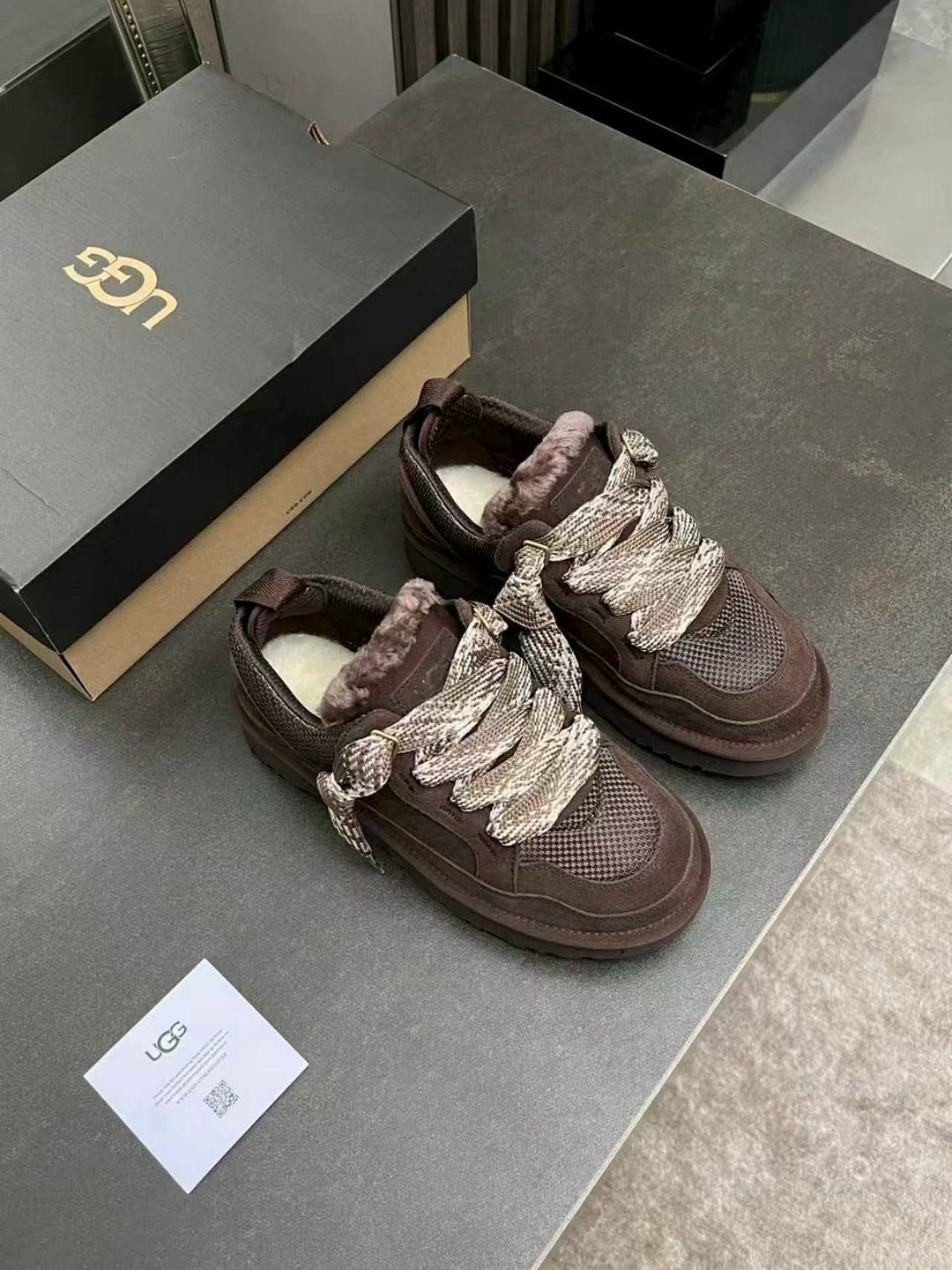 ,кроссовки ugg, женская,женские кроссовки,кроссовки замшевые